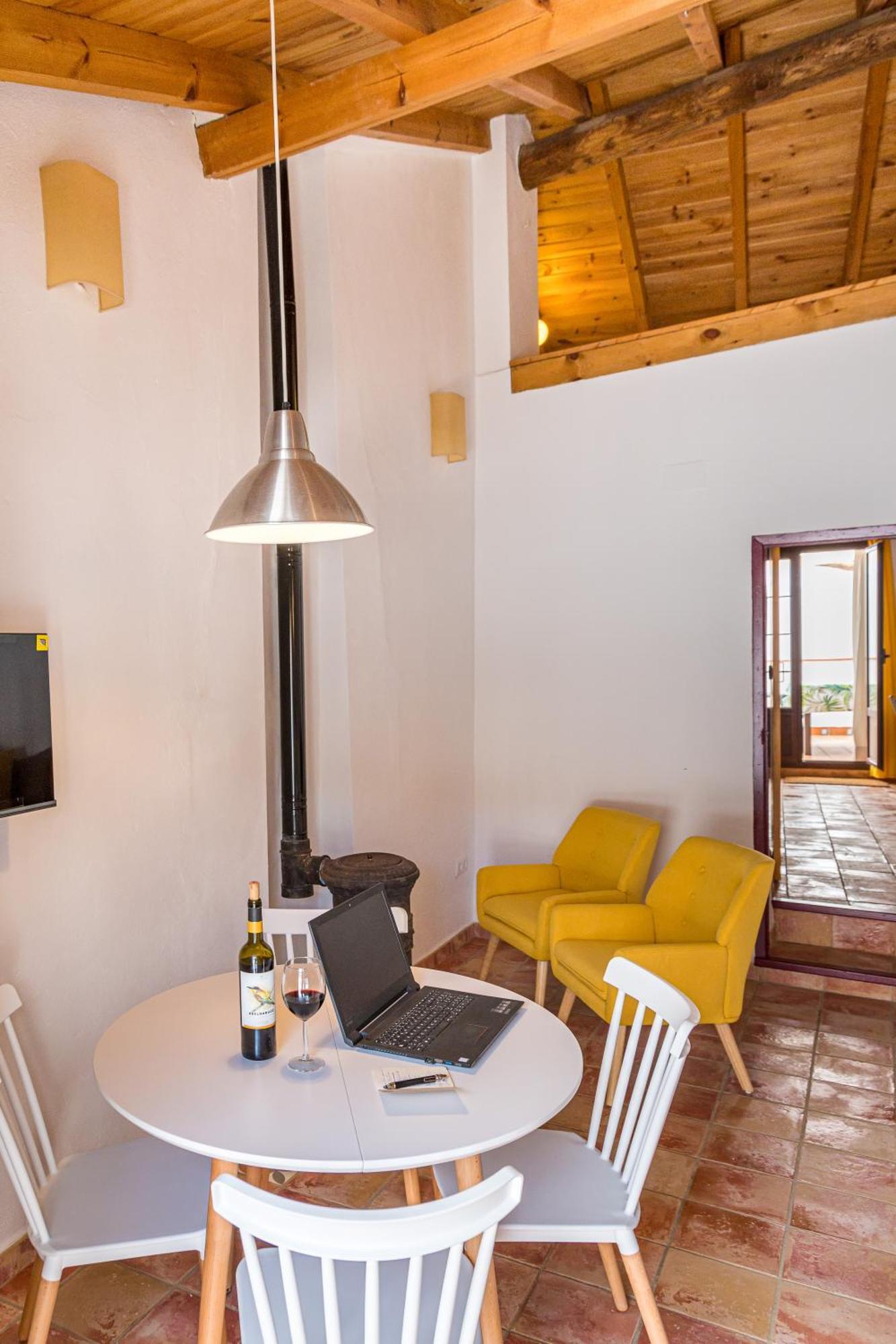Casa Rural La Artistica, Alojamiento Y Arte Fuenteheridos Kültér fotó